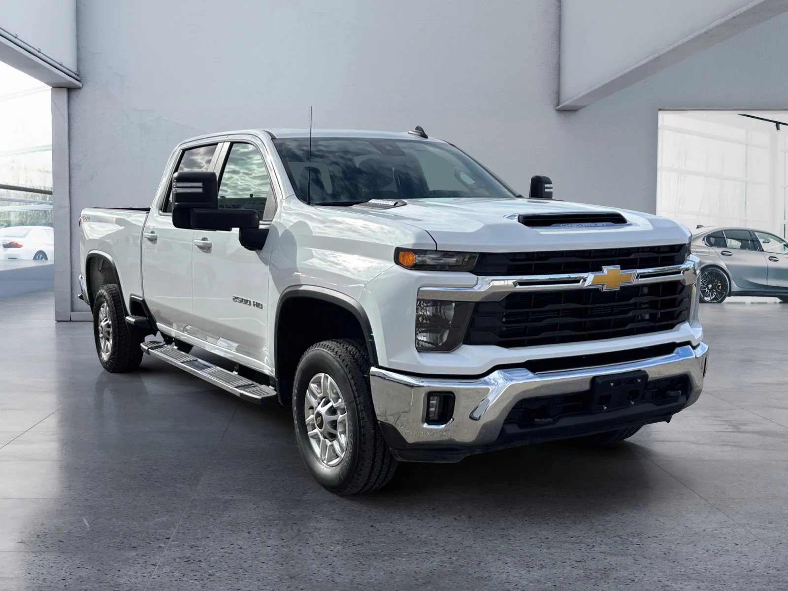 Used 2025 Summit White Chevrolet LT image 7