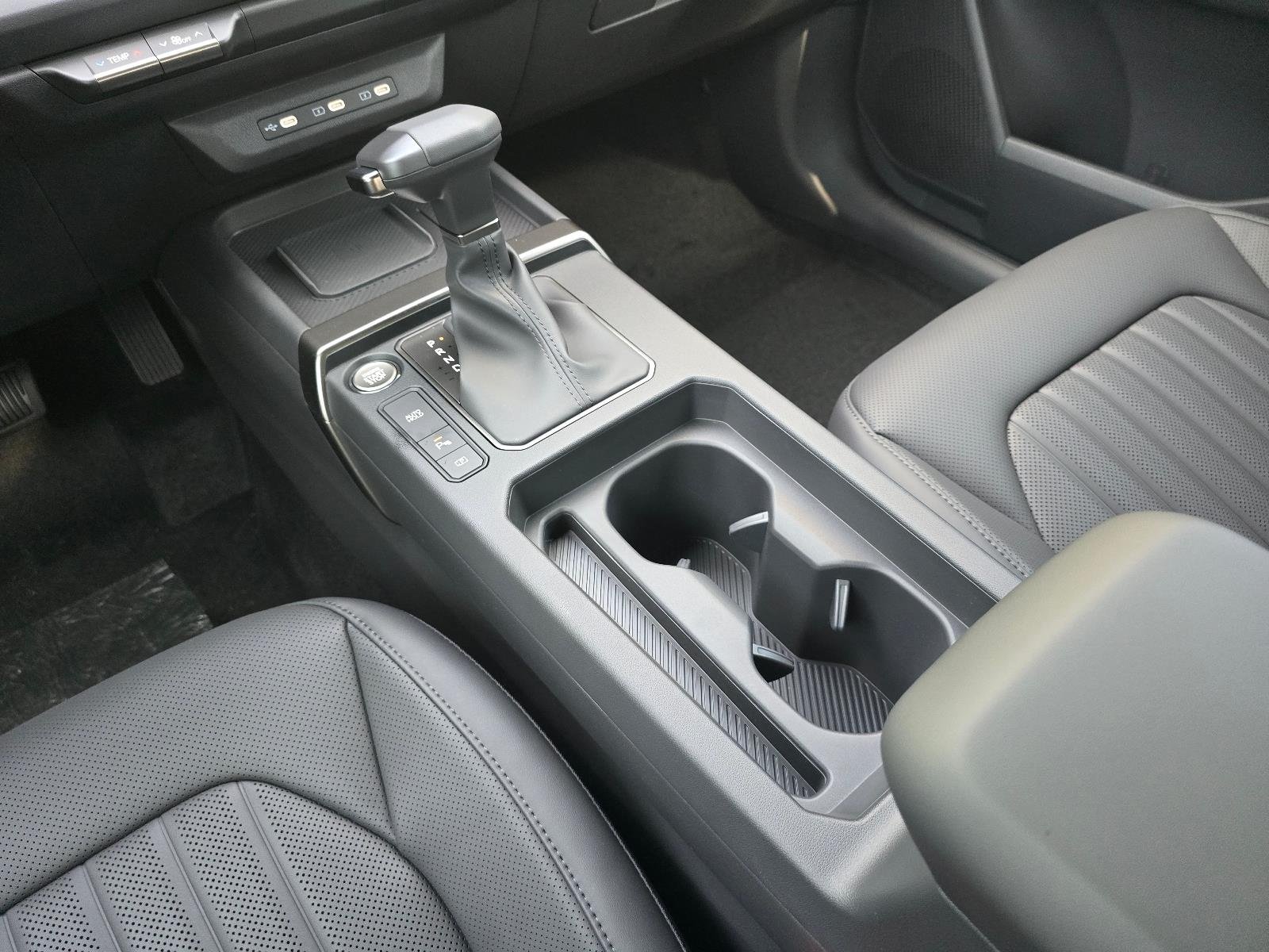 New 2027 Iceberg Green Kia X-Line S image 9