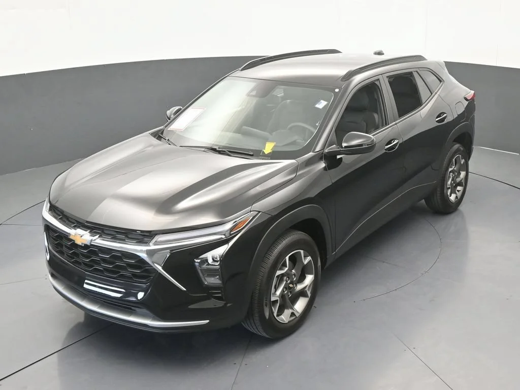 Used 2025 Mosaic Black Metallic Chevrolet LT image 43