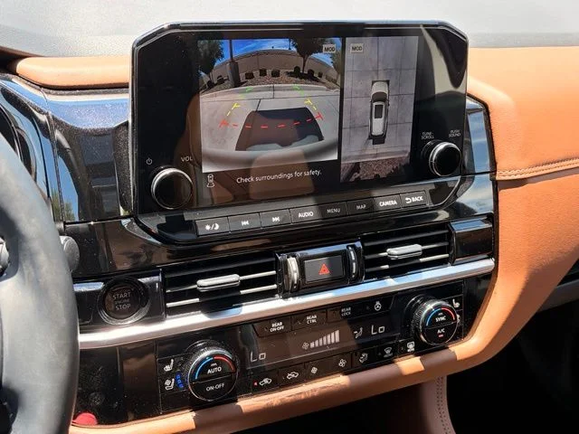 Used 2025 Gray Nissan Platinum image 17
