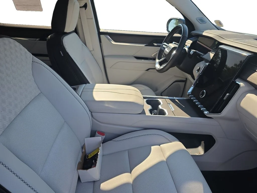 Used 2025 Blue GMC Denali image 24