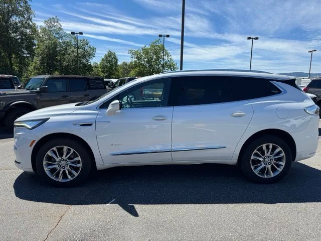 Used 2023 White Buick Avenir image 4