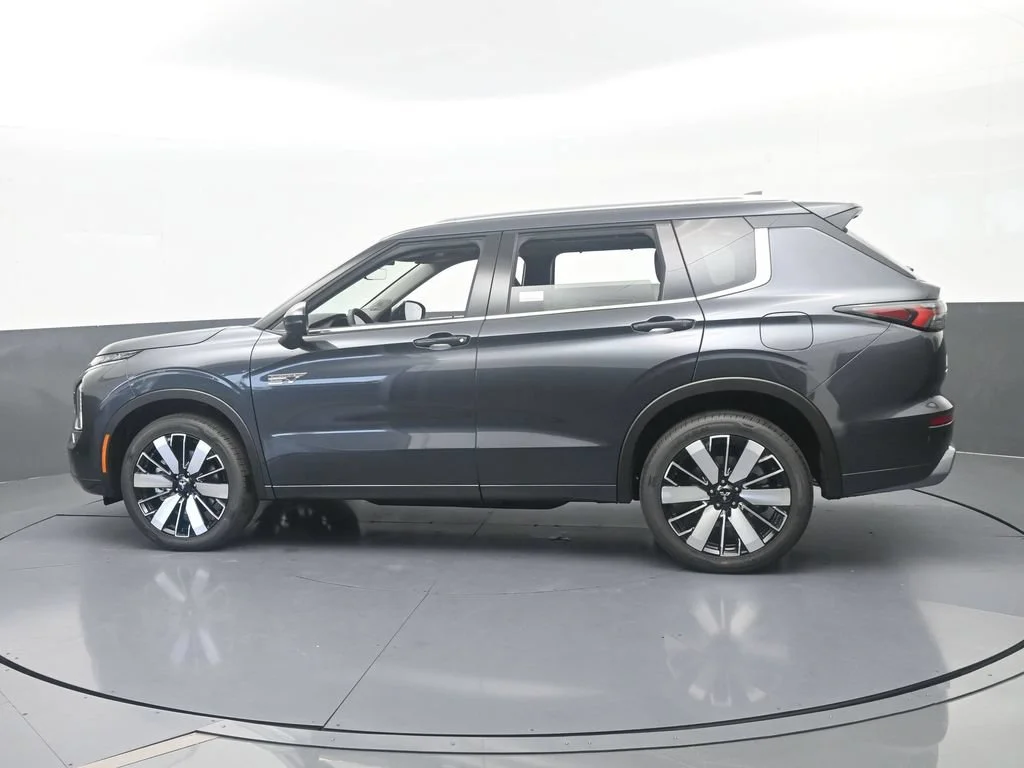 New 2026 Gray Mitsubishi SEL S-AWC image 3