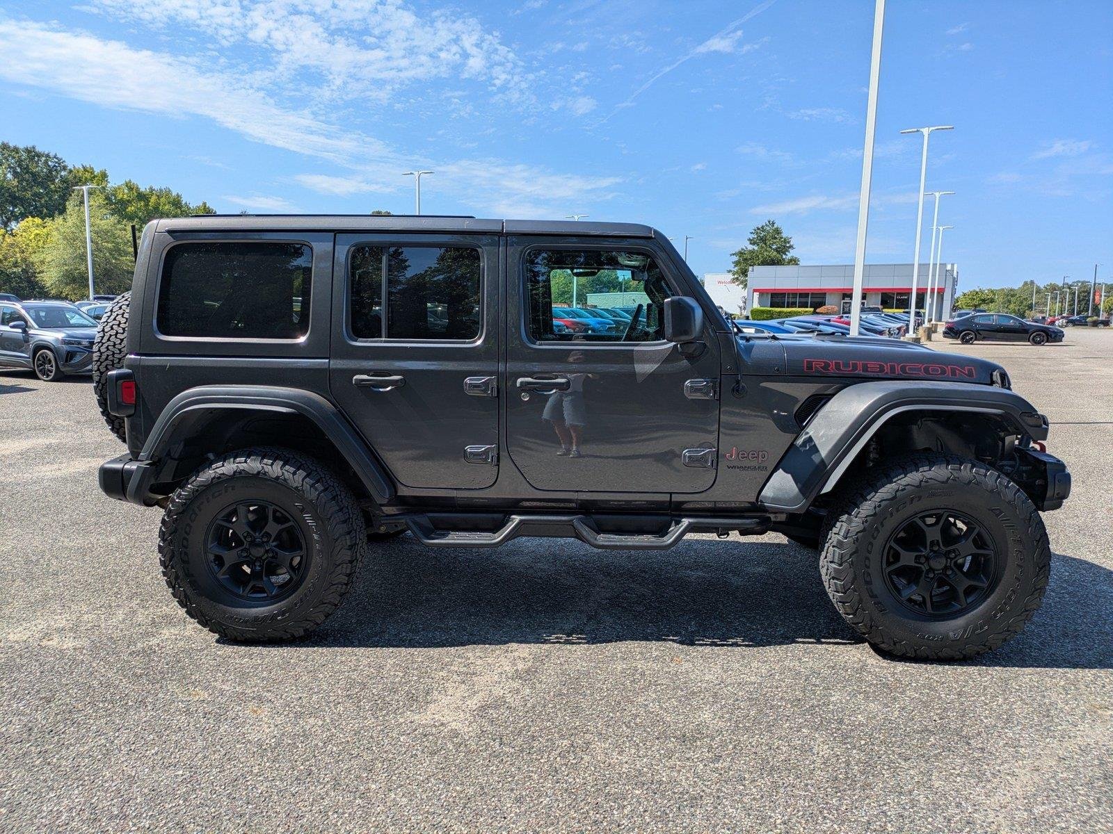 Used 2018 Granite Crystal Metallic Clearcoat Jeep Rubicon image 3