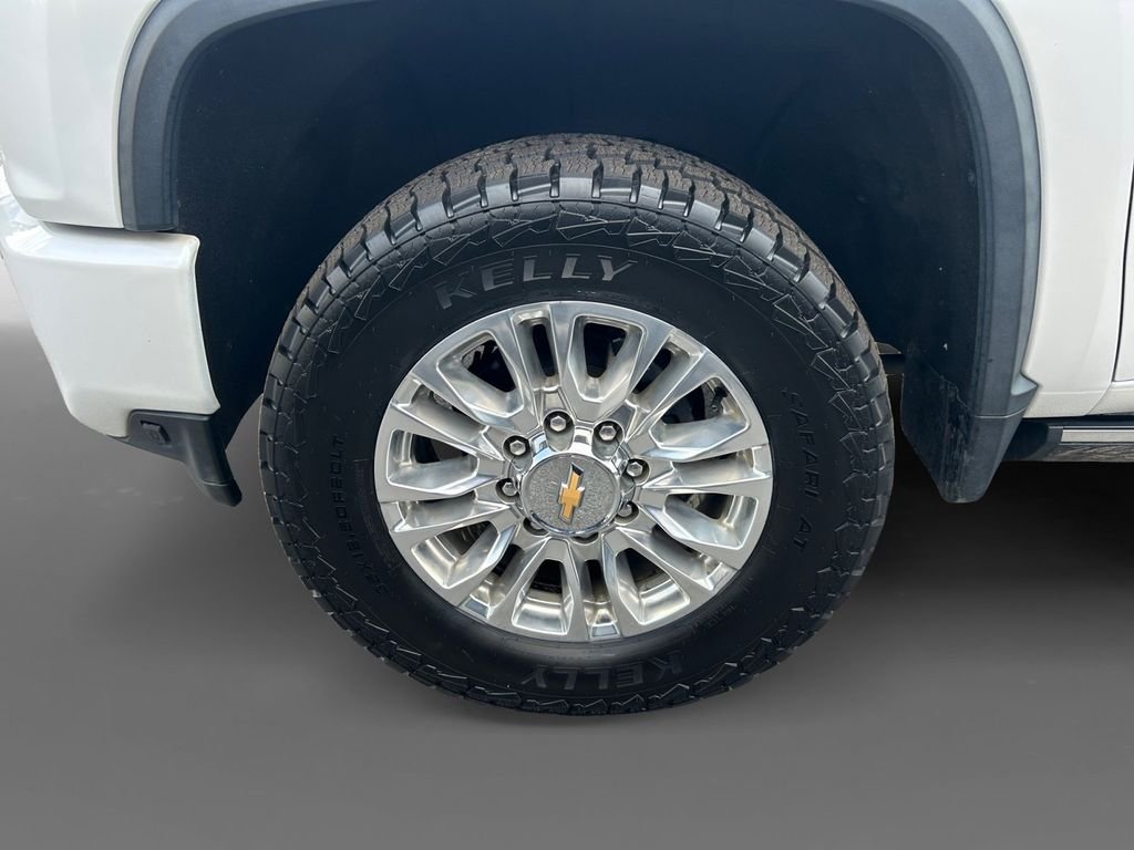 Used 2021 Beige Chevrolet High Country image 13