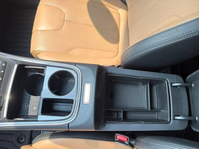 Used 2023 Black Hyundai Calligraphy image 31