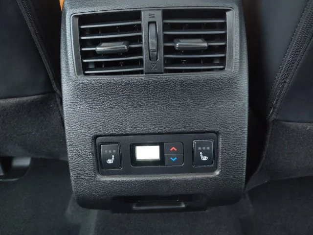 Used 2024 Silver Mitsubishi SEL image 28