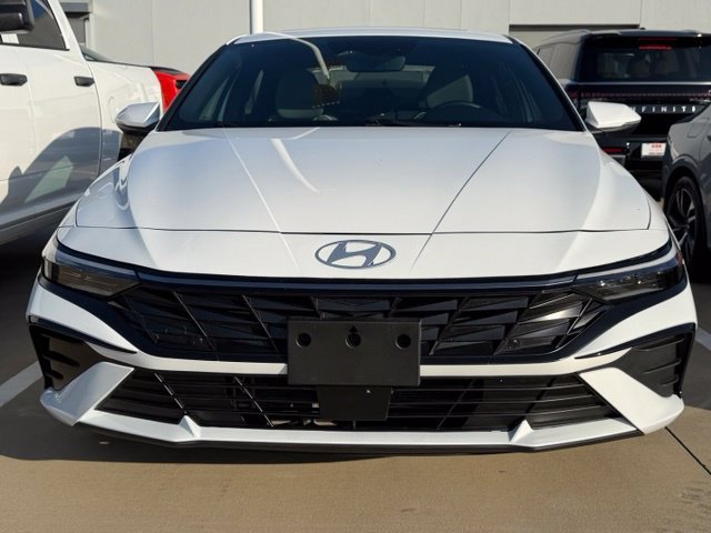 Used 2025 White Hyundai Limited image 19