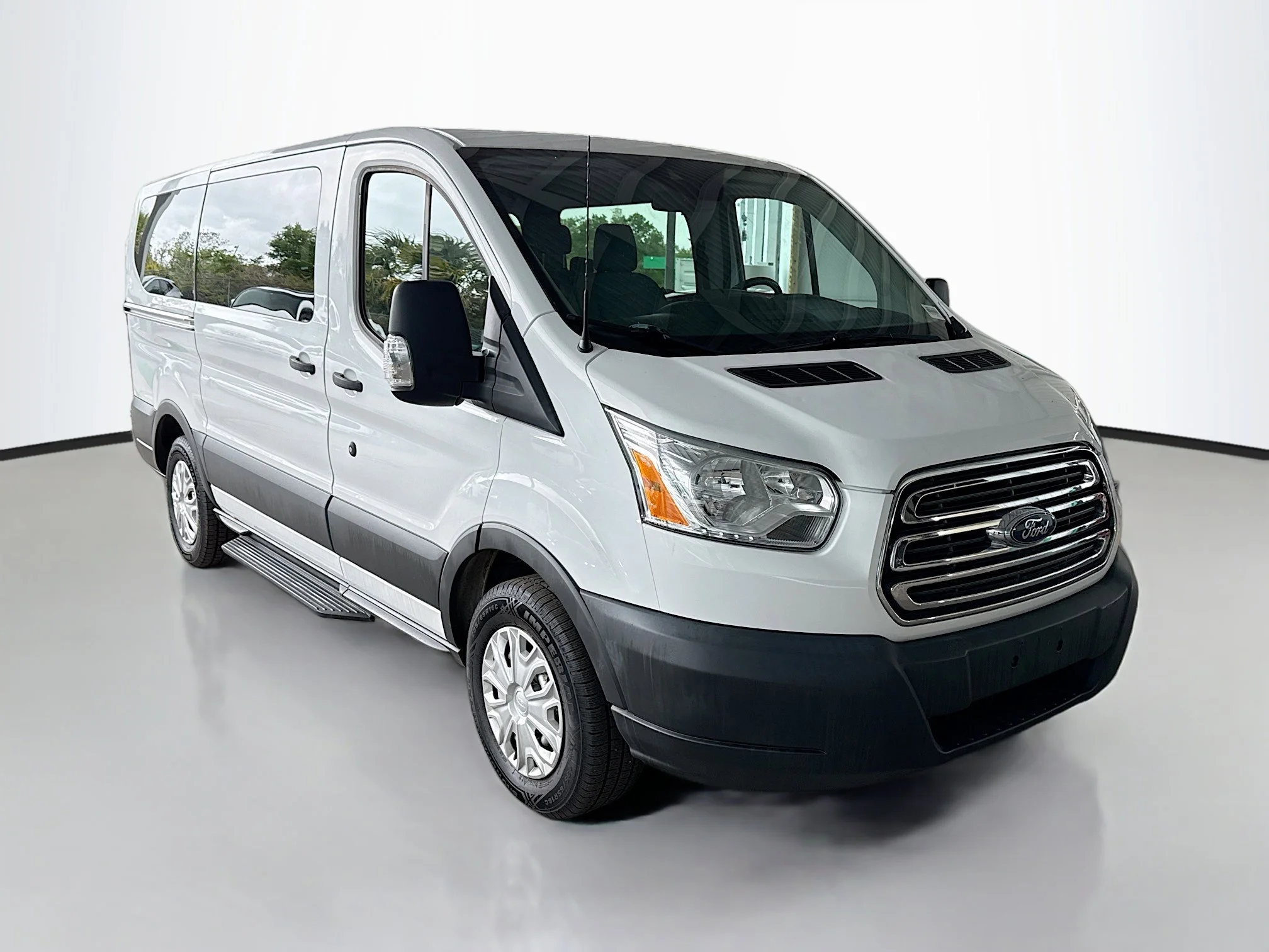 2015 Ford Transit T150 XLT Low Roof Sliding 130WB's photo