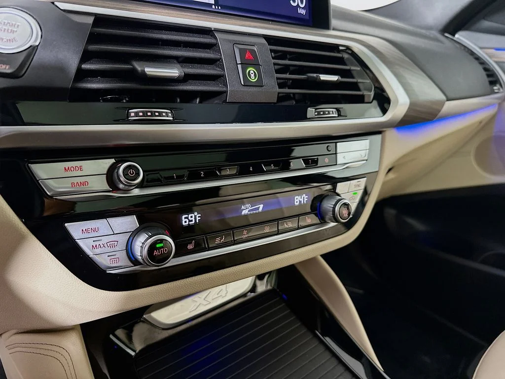 Used 2021 Blue Metallic BMW xDrive30i image 21