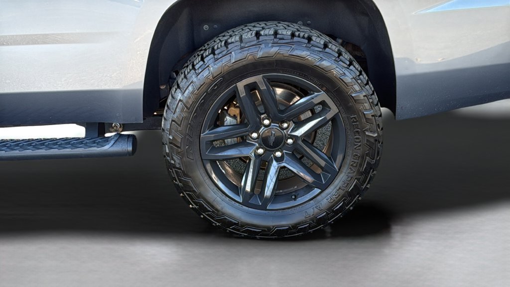 Used 2020 SATIN STEEL METALLIC Chevrolet LT image 21