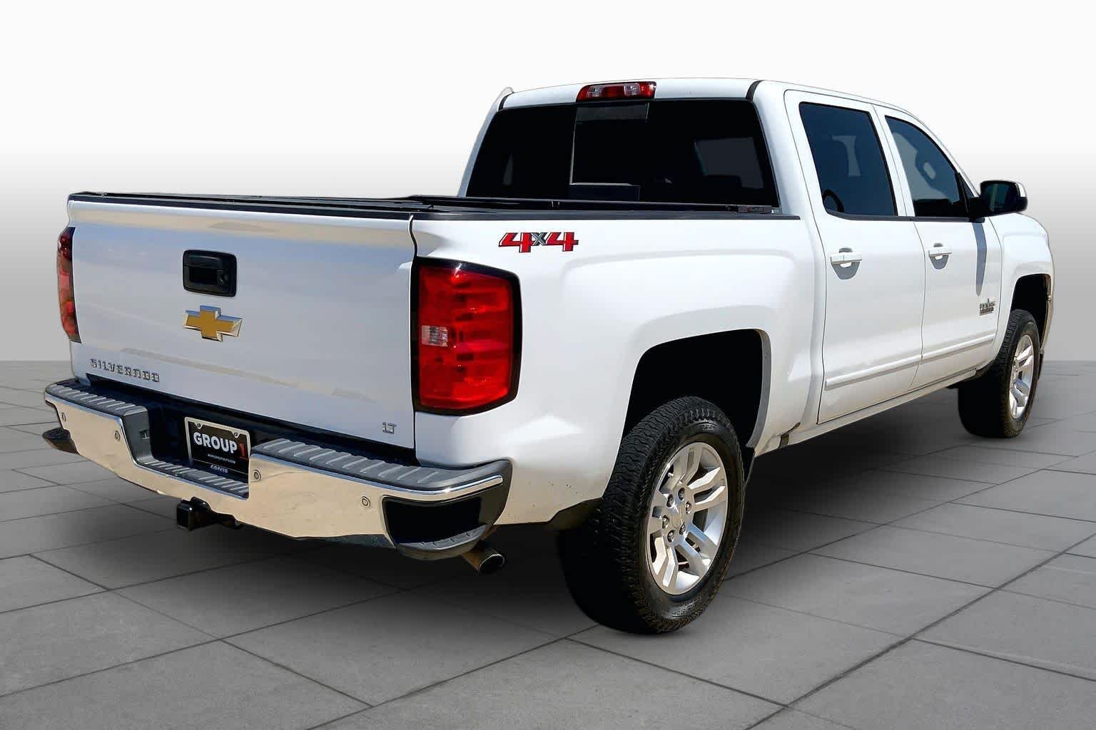Used 2018 Summit White Chevrolet LT image 13