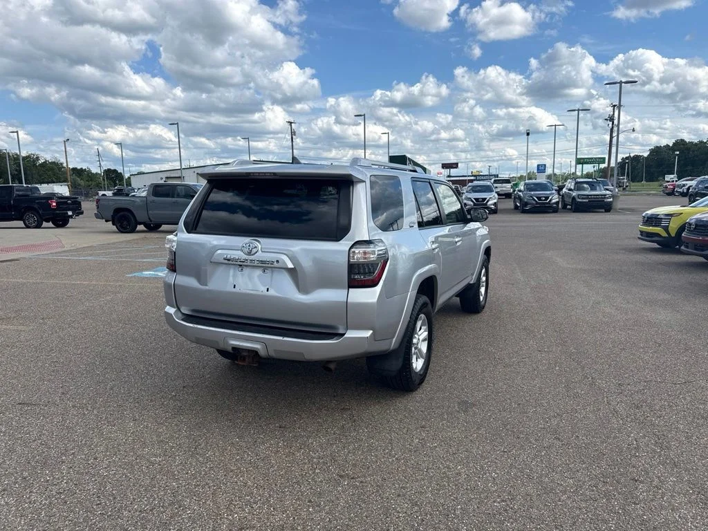 Used 2016 Silver Toyota SR5 image 8