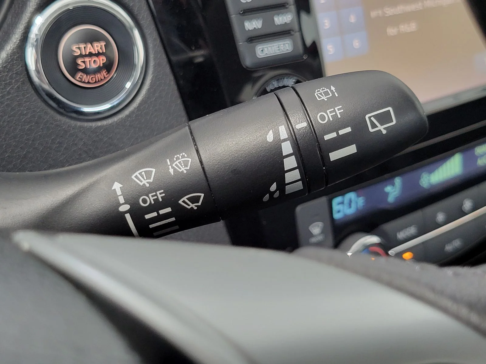 Used 2016 Red Nissan SL image 19