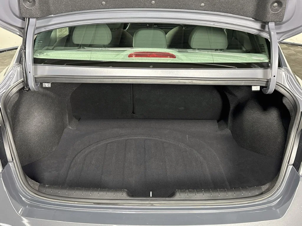 Used 2025 Gray Hyundai SEL Convenience image 22