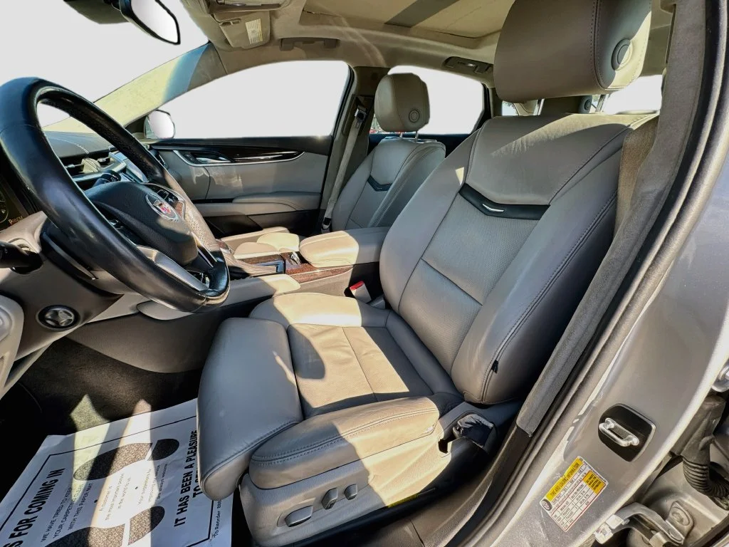 Used 2013 Silver Cadillac Premium image 25