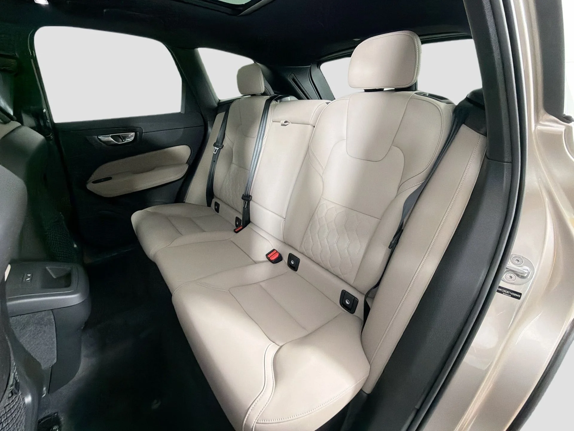 New 2026 Bright Dusk Volvo Plus image 24