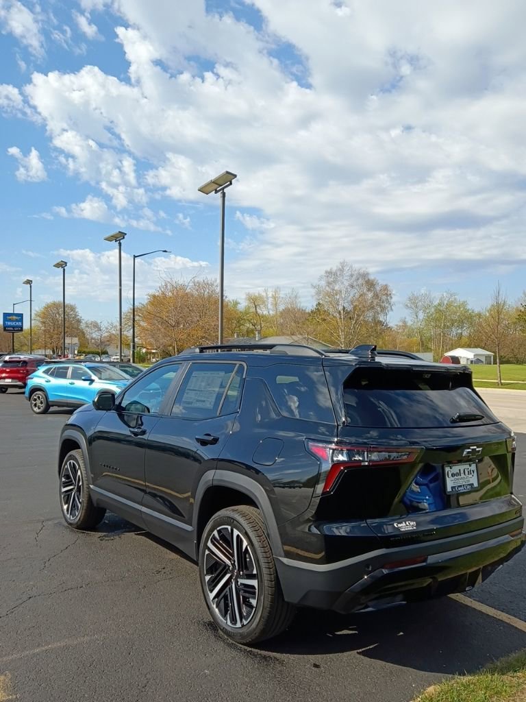 New 2026 Mosaic Black Metallic Chevrolet RS image 4