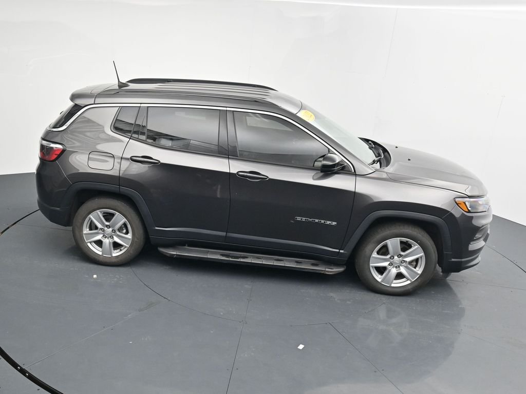 Used 2022 Gray Jeep Latitude image 32