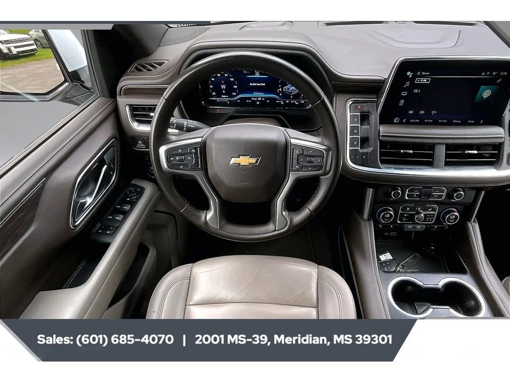 Used 2024 Summit White Chevrolet LT image 5