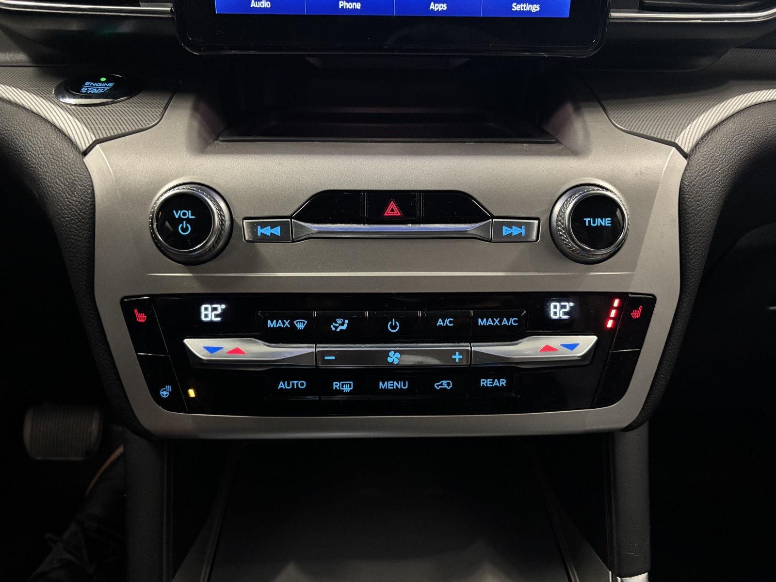 Used 2021 Agate Black Metallic Ford XLT image 17