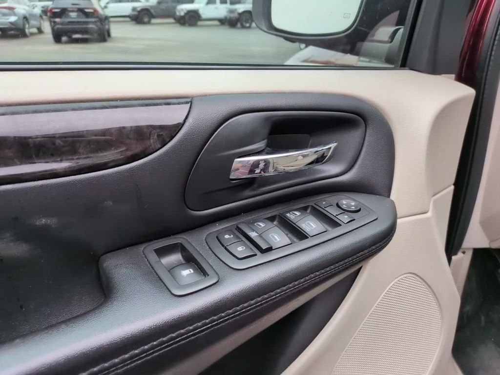 2017 Dodge Grand Caravan SE - Photo 17