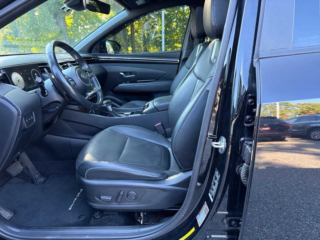 Used 2022 Black Hyundai Limited image 13