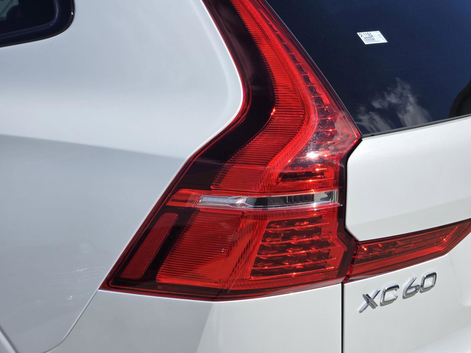 Used 2025 White Volvo Core image 9
