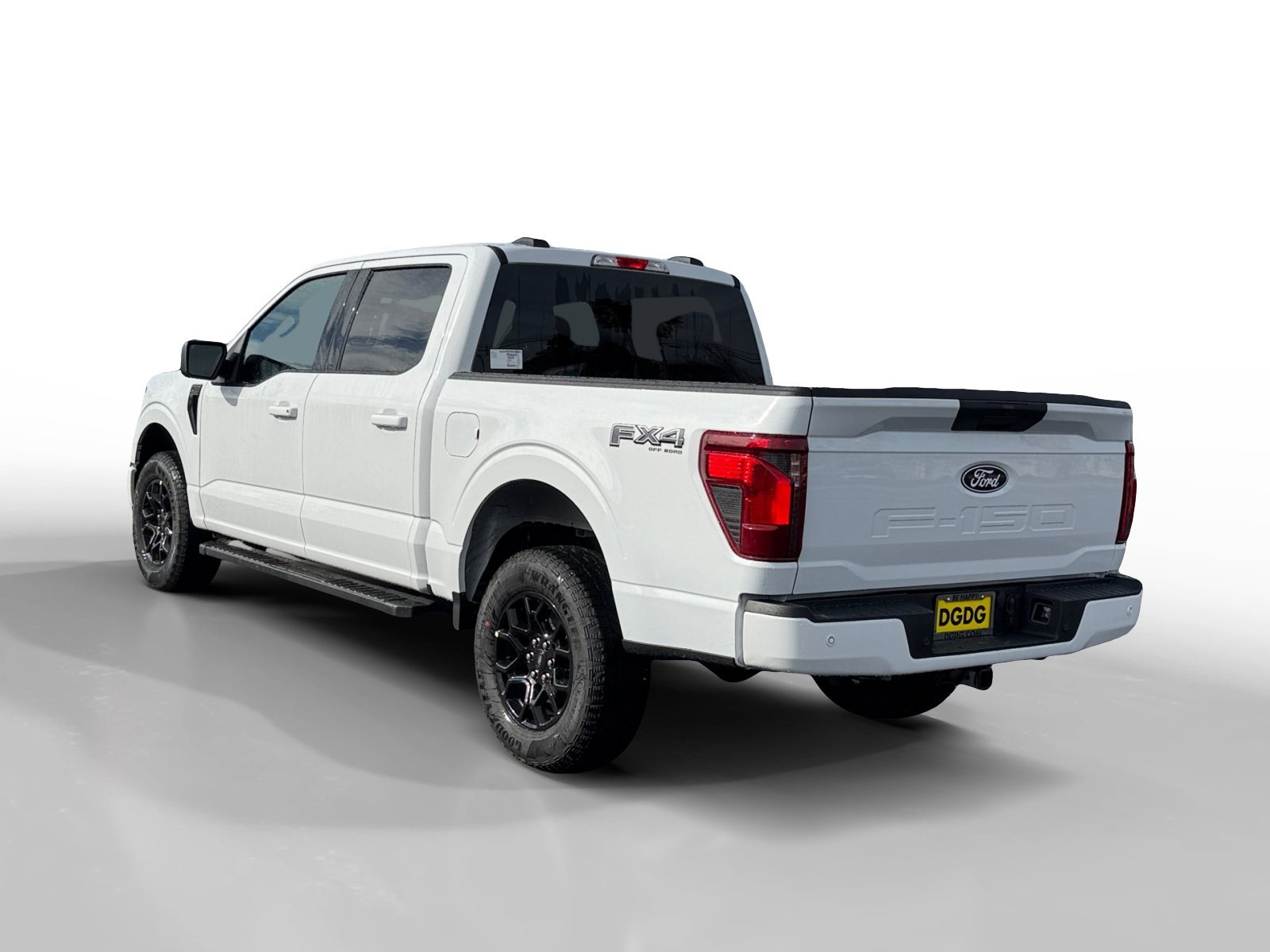 New 2026 Oxford White Ford XLT image 3