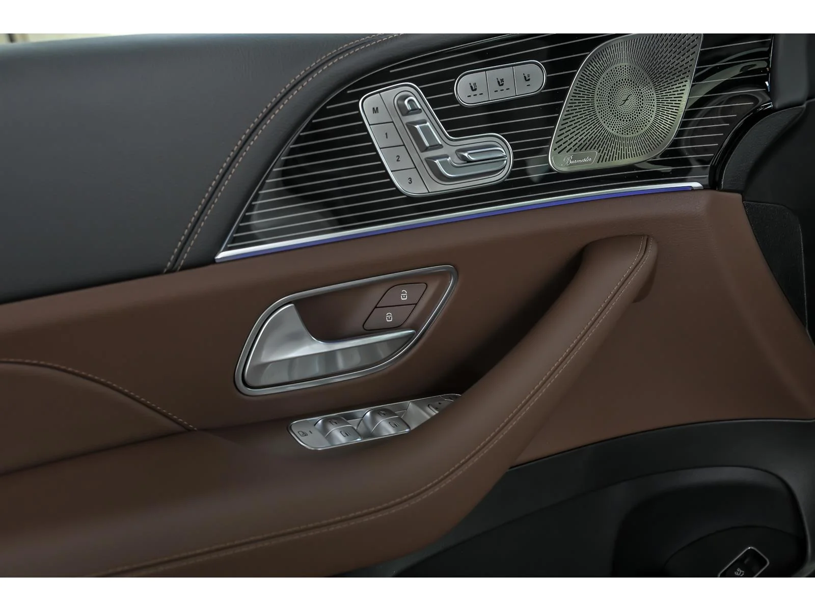 New 2026 MANUFAKTUR Moonlight White Metallic Mercedes-Benz GLE 350 image 5