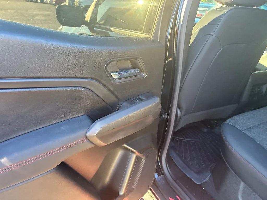 Used 2023 Black Chevrolet Z71 image 17