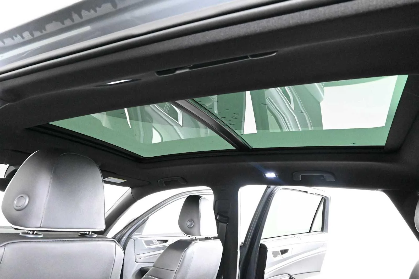 New 2026 Pure Gray Volkswagen 2.0T SEL Premium R-Line image 5