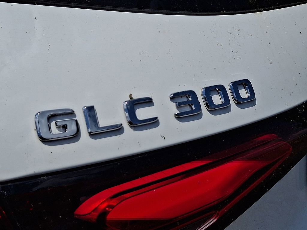 New 2026 Polar White Mercedes-Benz GLC 300 image 34