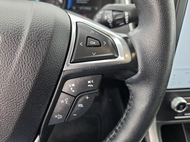 Used 2024 Grey Ford SEL image 25
