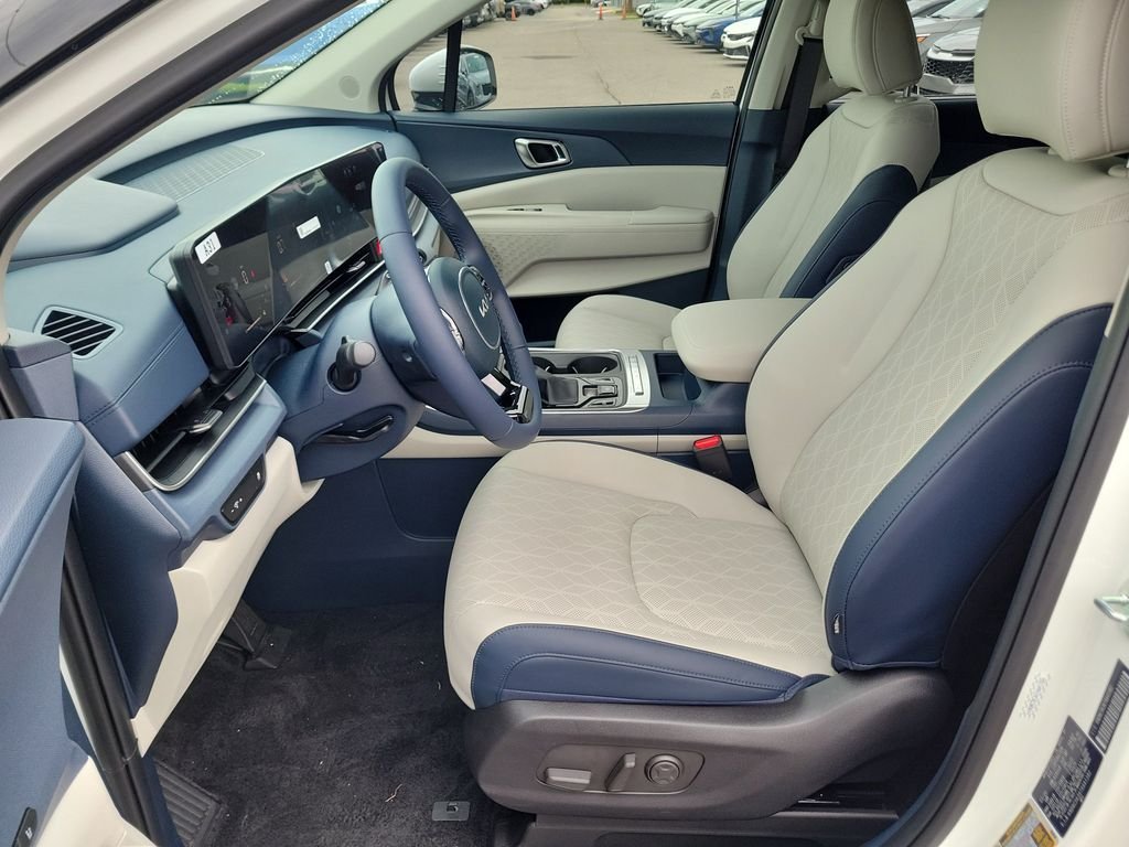 New 2026 White Kia EX image 22