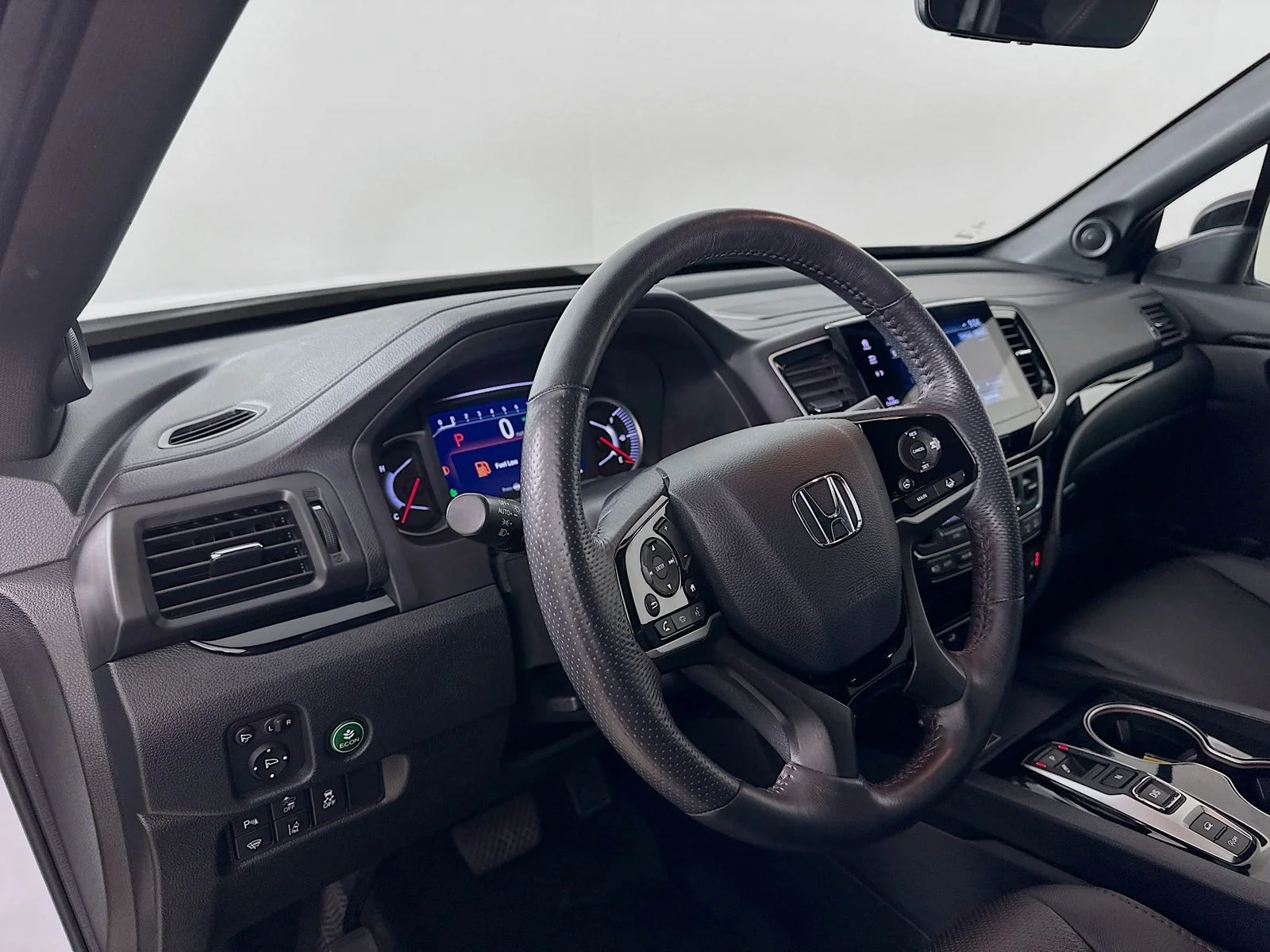 Used 2024 White Honda  image 31