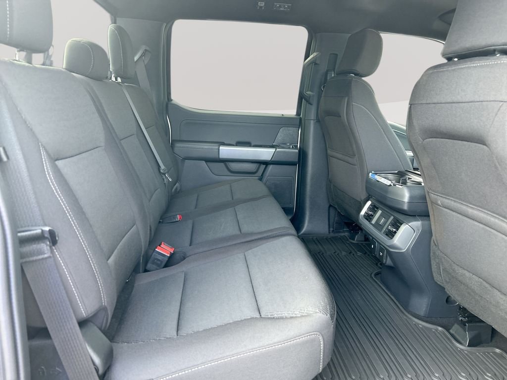 Used 2025 Silver Ford XLT image 24