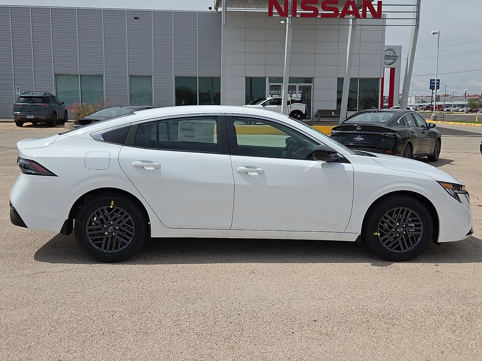 New 2026 QM1 Fresh Powd Nissan SV image 5