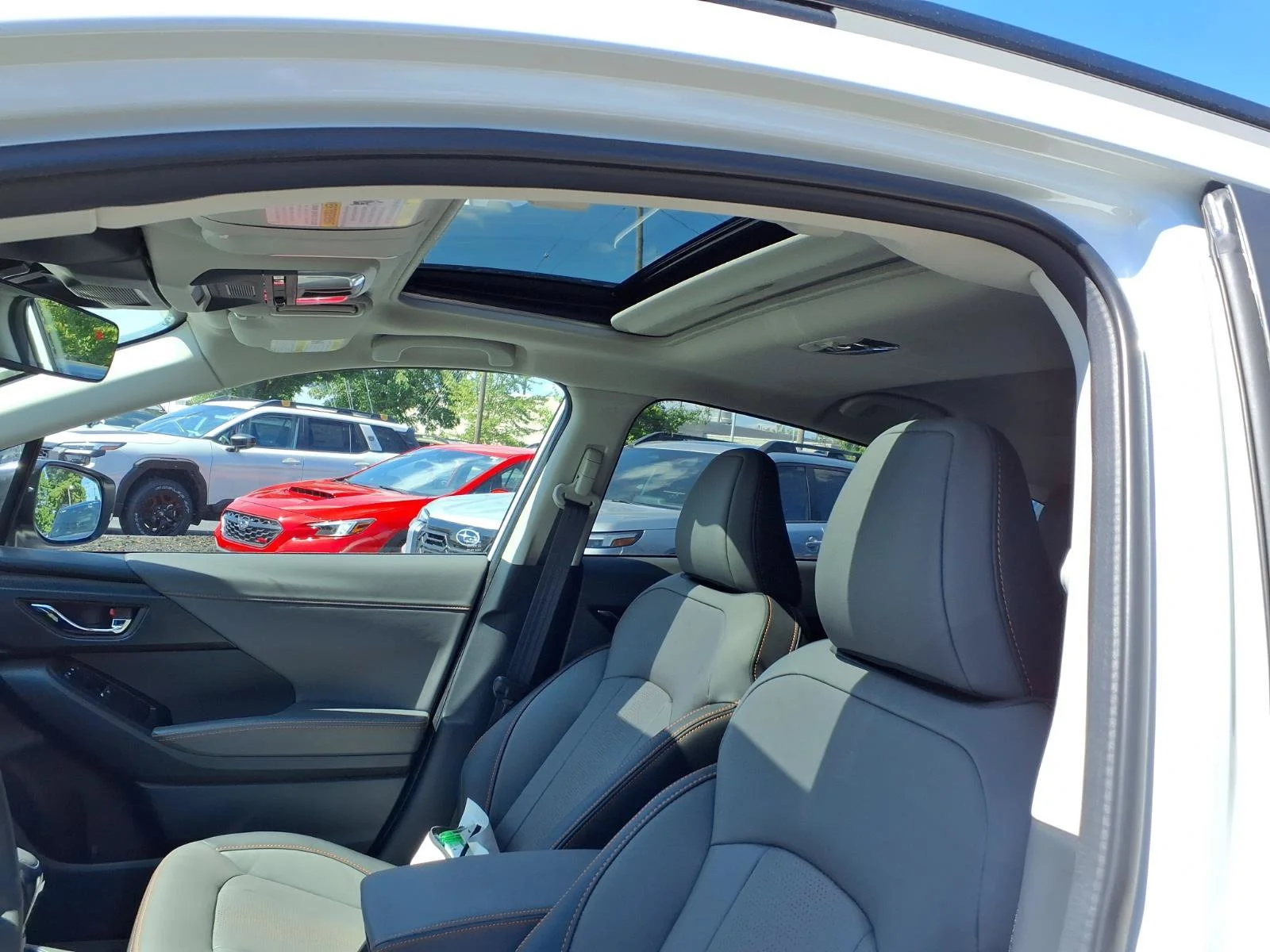 New 2026 CRYSTAL WHITE PEARL Subaru Limited image 12