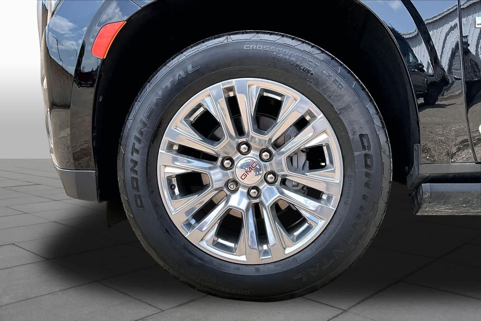 Used 2021 Onyx Black GMC Denali image 12