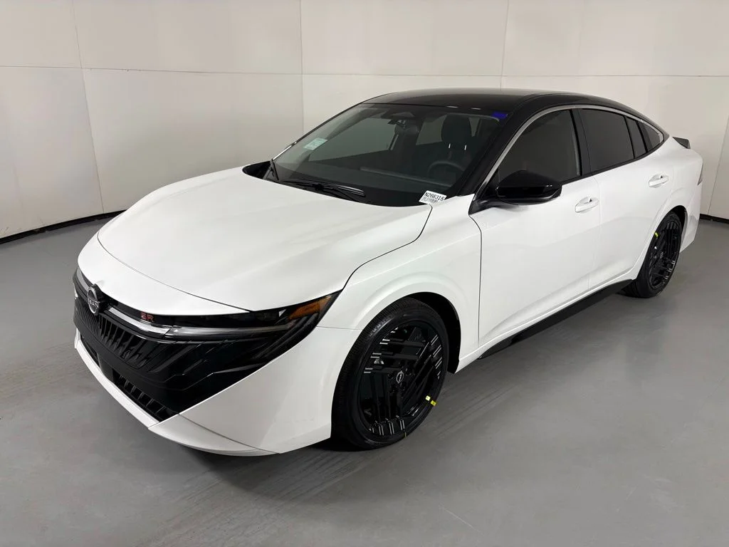 New 2026 Aspen White TriCoat / Super Black Two-tone Nissan SR image 4