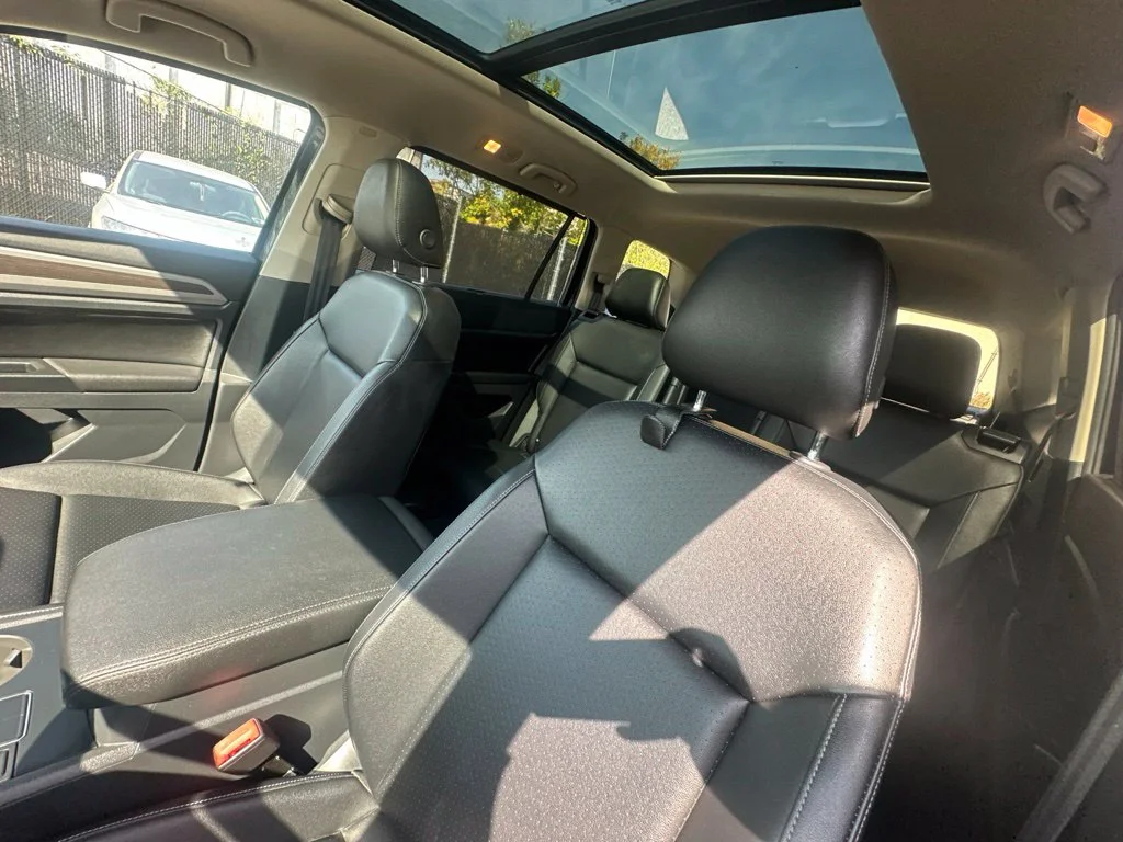 Used 2019 Black Volkswagen 3.6L V6 SE image 11