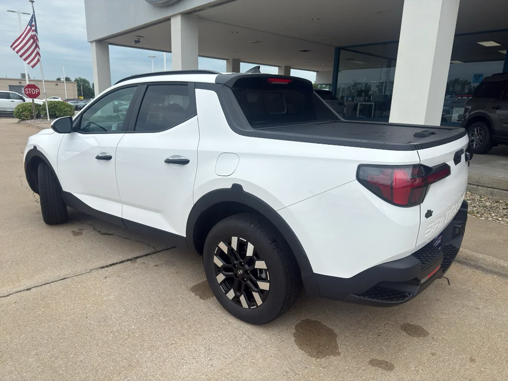 Used 2025 Atlas White Hyundai SEL Activity image 13