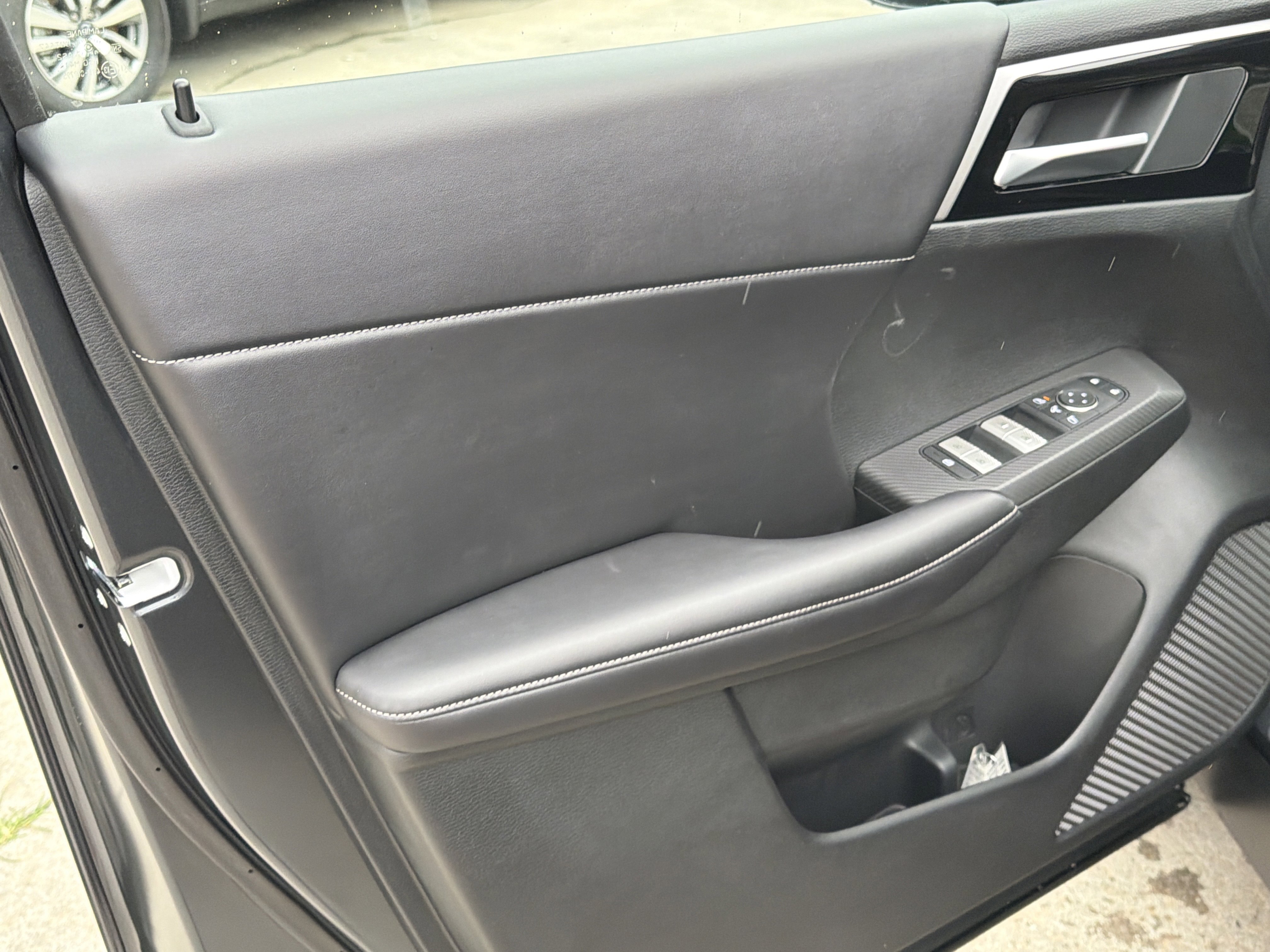 New 2026 Moonrock Gray Nissan SL image 12