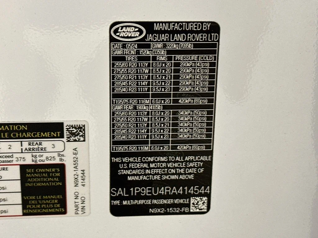 Used 2024 Fuji White Land Rover SE image 35