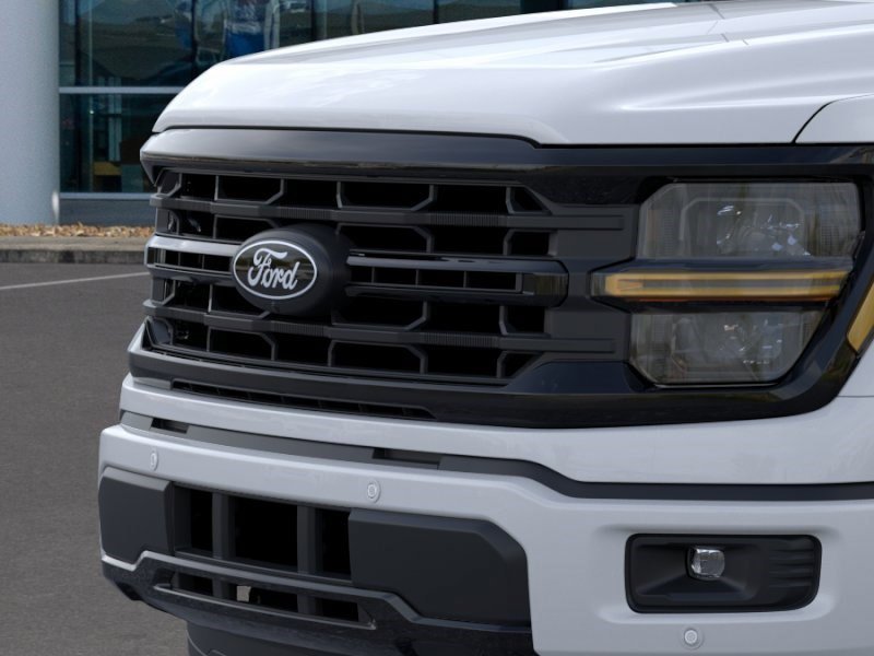 New 2026 Oxford White Ford XLT image 17