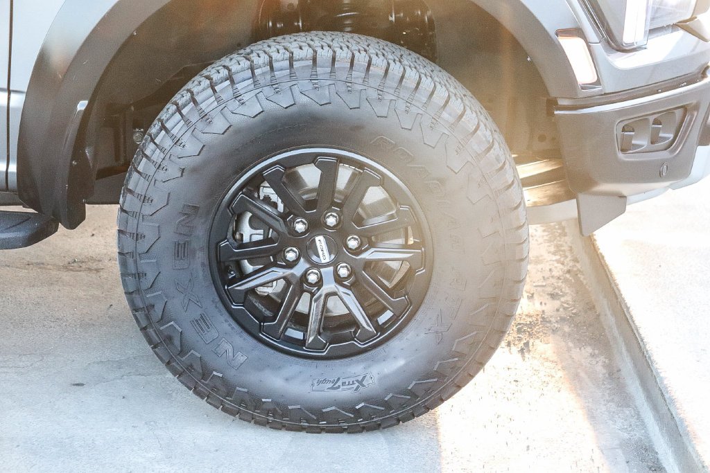 Used 2024 Gray Metallic Ford Raptor image 11