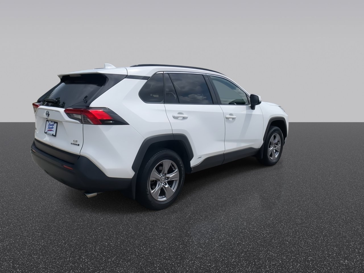 Used 2022 White Toyota Hybrid LE image 8