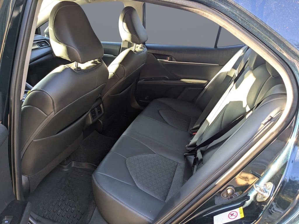 Used 2019 Blue Toyota XSE V6 image 12
