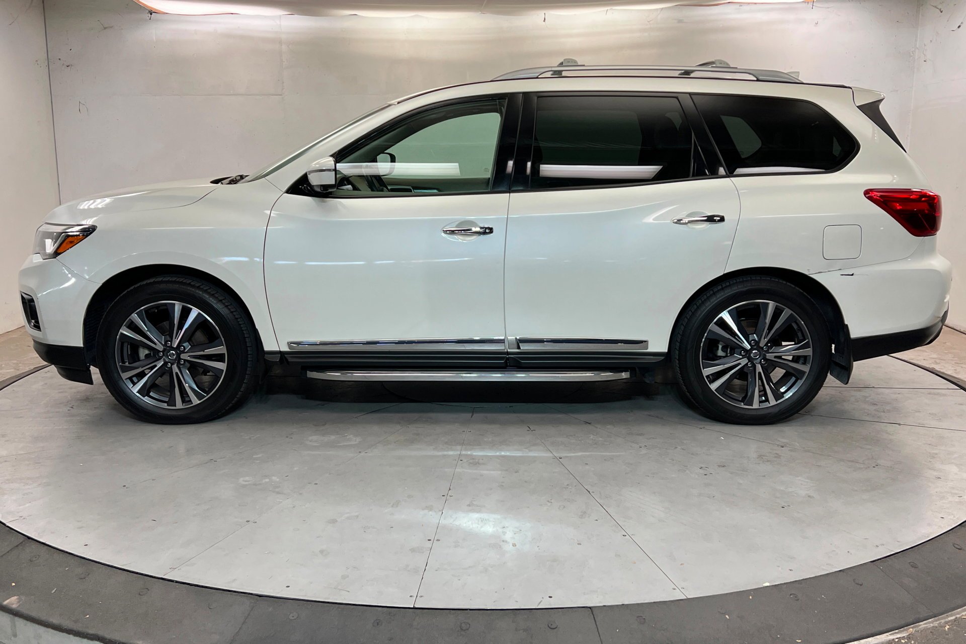 Used 2020 Pearl White Tricoat Nissan Platinum image 2